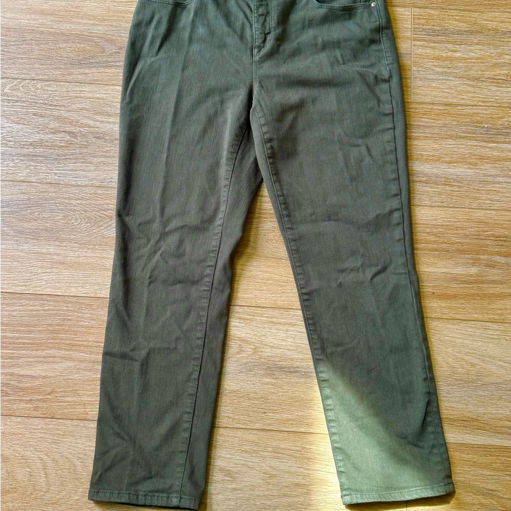 Chico's Hunter Green So So Slimming Girlfriend Crop Pants Sz 6, Chicos size 0.5
